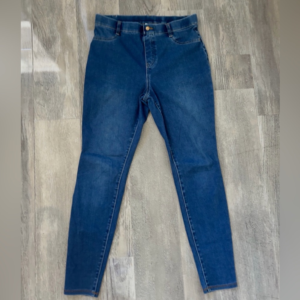 *SET* of 4 Time and Tru Women's Skinny Jeans
